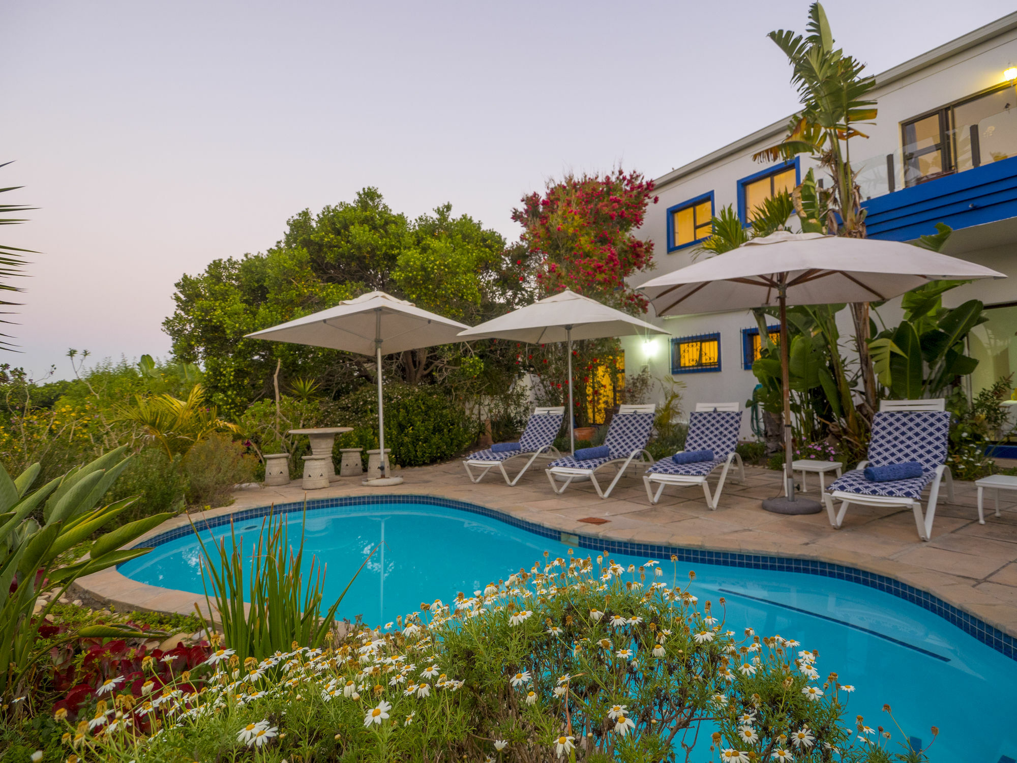 Shining Waters Guest House Wilderness Exterior photo
